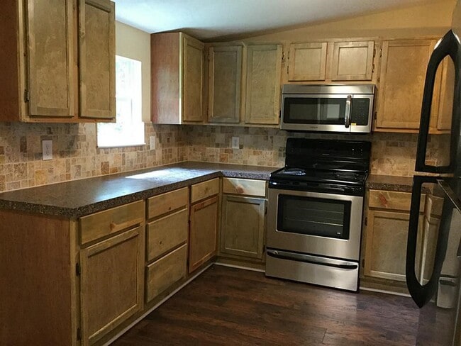 Photo - 404 Kelley Blvd