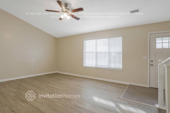 Photo - 1350 Stoneleigh Way