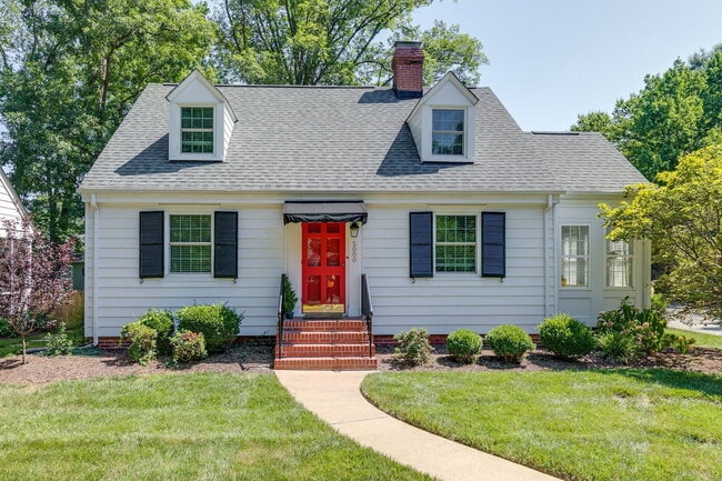 Building Photo - 5000 Bromley Ln