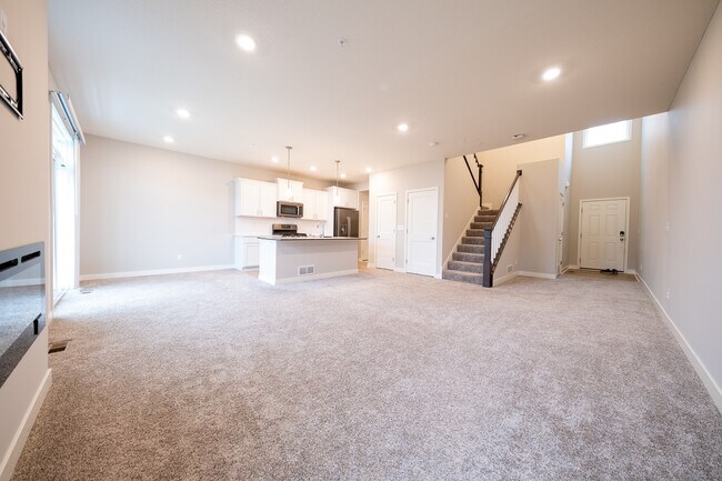 Photo - 14160 Addison Trl