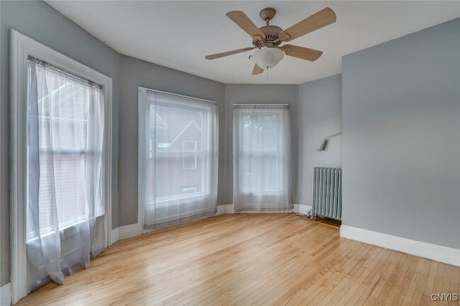 Photo - 121 Haley St