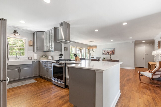 Photo - 3926 Pineview Dr SE Unit ID1234817P