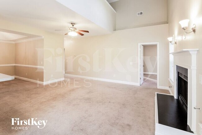 Photo - 122 Netherfield Dr