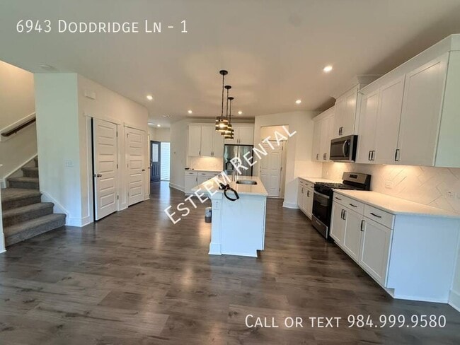 Photo - 6943 Doddridge Ln