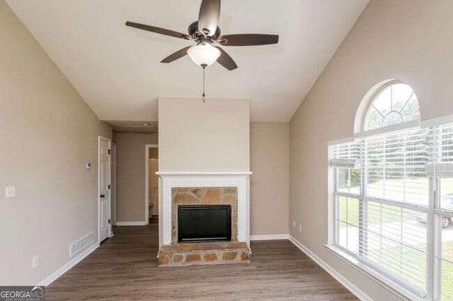 Photo - 37 Ridgefield Dr