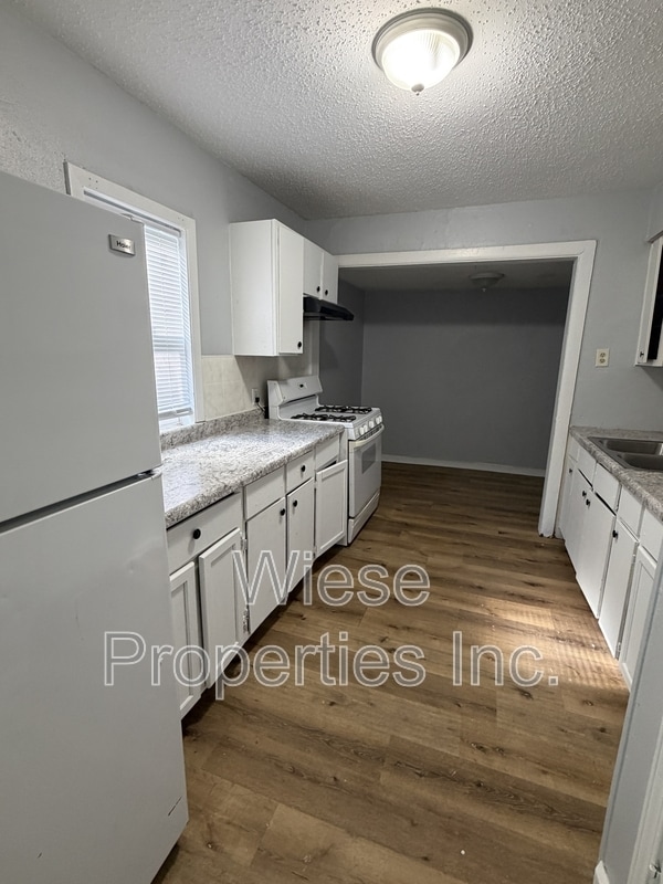 Photo - 2213 E Adams St