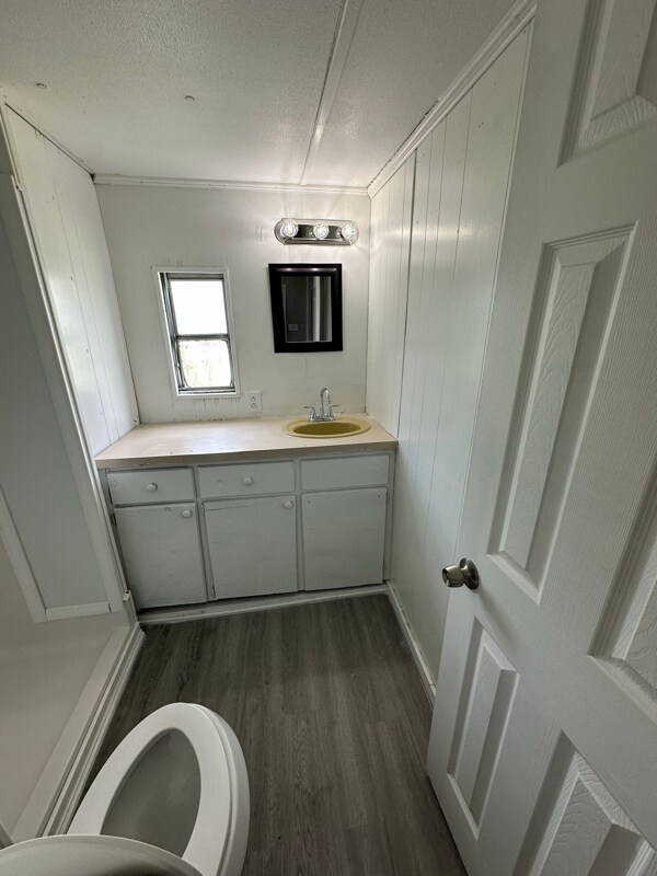 Photo - 1579 Duchamp Rd