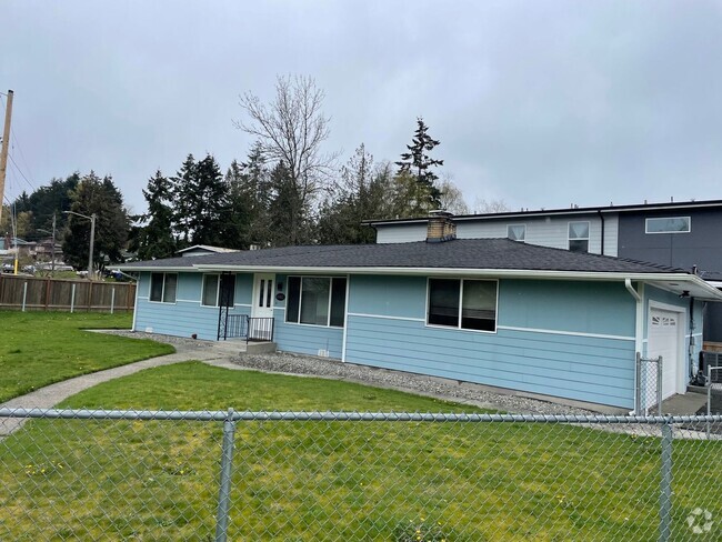 Building Photo - South Tacoma 3 Bedroom, 2 Bath Rambler Rental