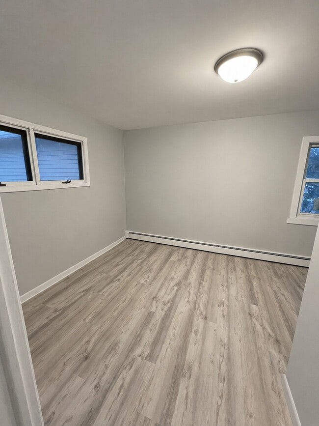 Photo - 302 E Walnut St Unidad Apt C