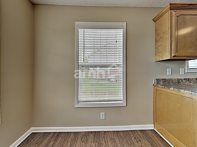 Photo - 145 Buttermere Dr