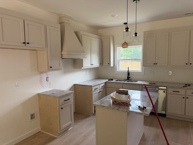Photo - 76 Simmons Cir