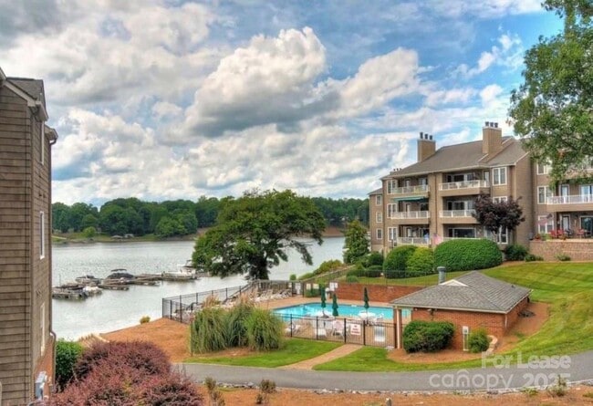 Building Photo - 9816 Emerald Point Dr Rental