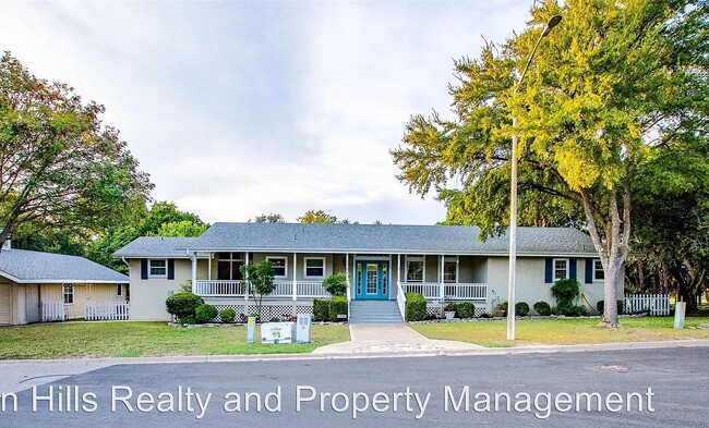 Building Photo - 1708 Quinlan Creek Dr