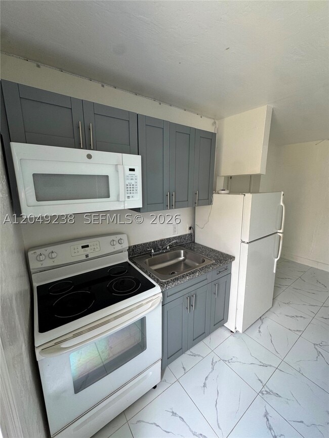 Photo - 16190 NE 19th Pl Unit 9