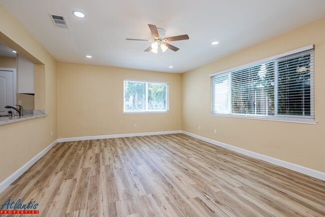 5535/5537 Lean Ave