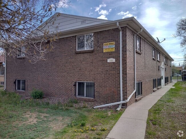 Building Photo - 1908 Clinton St Rental