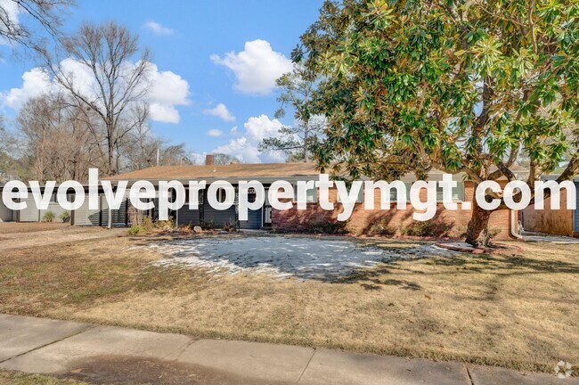 Building Photo - NEWLY RENOVATED HOME!