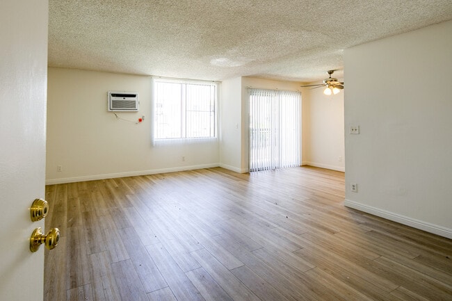 Photo - 5452 Corteen Pl Unit 26