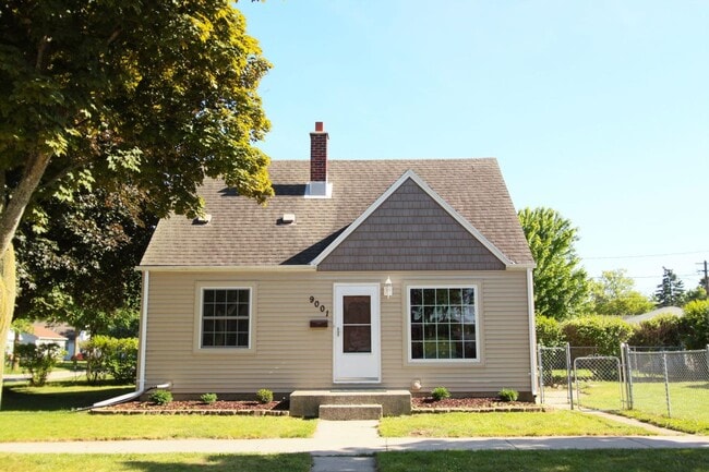 Spacious 3 bedroom 1.5 Bath Gem Available ... - Spacious 3 bedroom 1.5 Bath Gem Available ... House