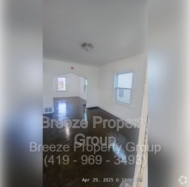 Building Photo - 56 E Pearl St Rental