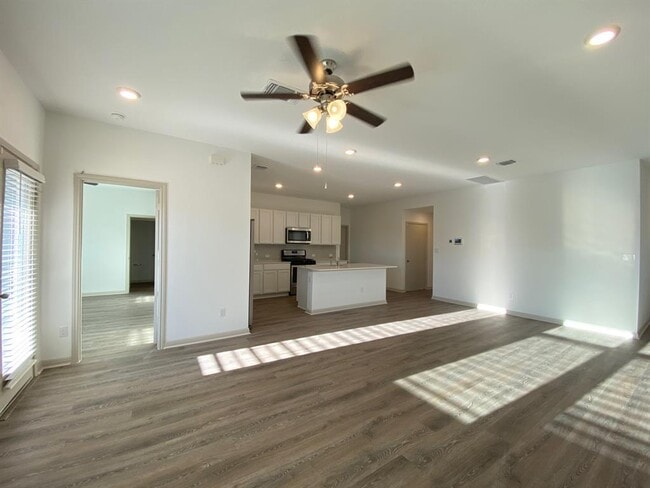 Photo - 206 Sweetwater Crk Ln