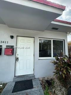 Building Photo - 3411 NW 9th Ct Unit B