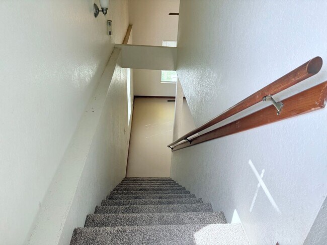 3200 Ridgecrest Ct