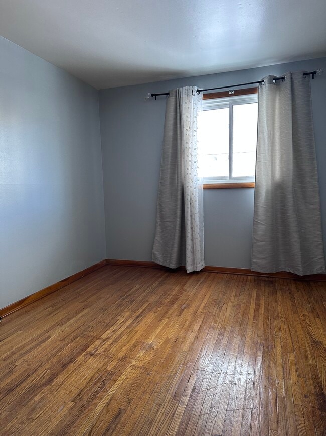 Photo - 47 Awood Pl Unit # 1