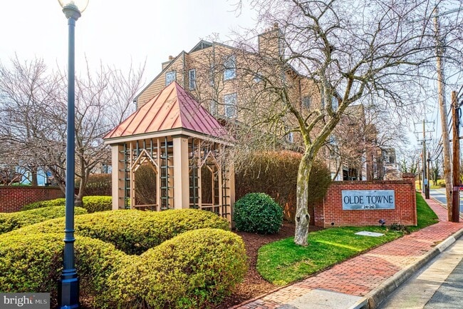 Photo - 241 Loudoun St SW Unidad 241 Loudoun Street SW #F