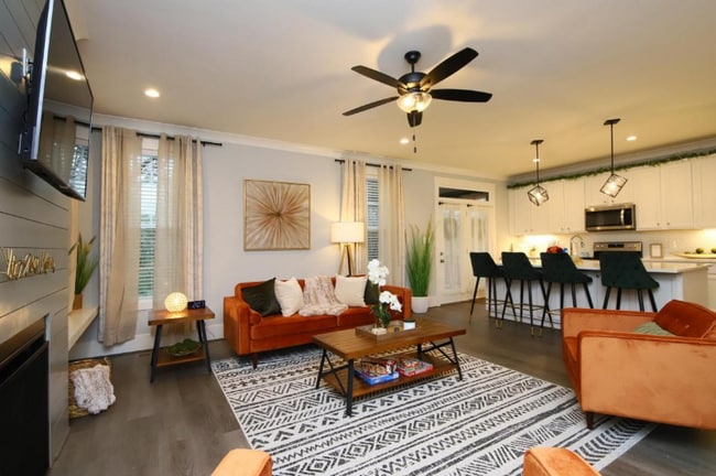 Photo - 2403 Hart St