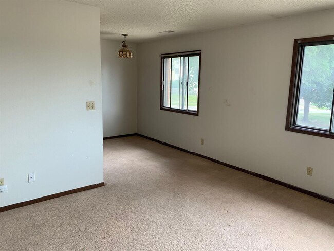 Photo - 922 Boston Way Unit B7