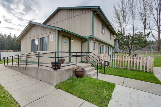 Photo - 1600 W 7th St