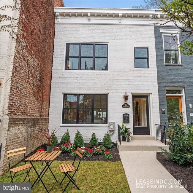 Building Photo - 1708 1/2 10th Street NW- Rental
