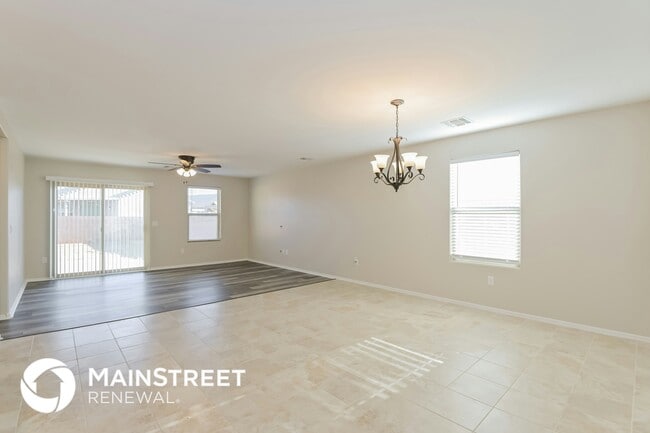 8586 W Magpie Pl