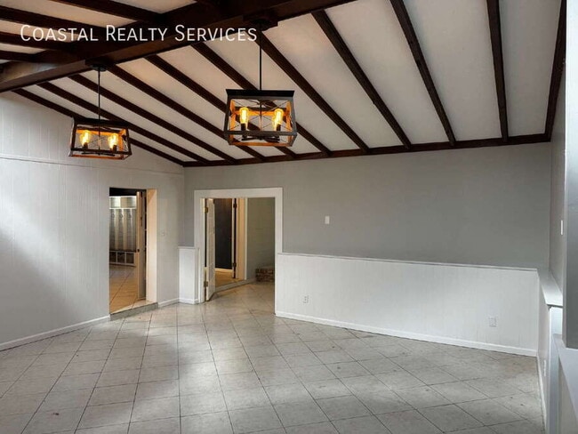 Photo - 32 Bay Dr NE