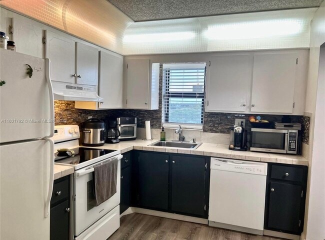 Photo - 9235 SW 8th St Unit 507