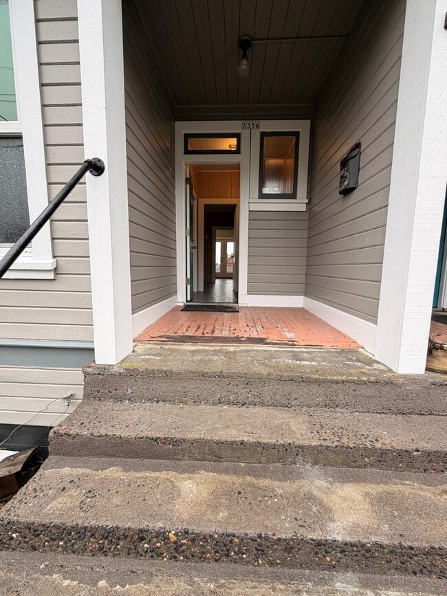 Building Photo - 3356/3372/3376 Franklin Ave. Unit 3356 Franklin Ave.