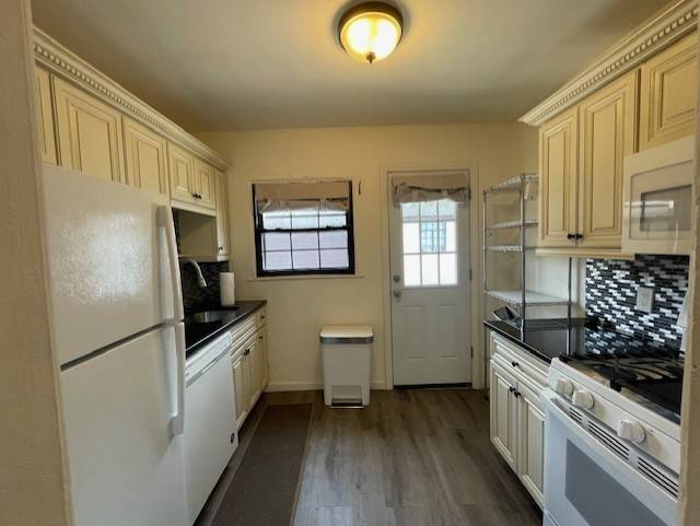 Photo - 213-38 29th Ave