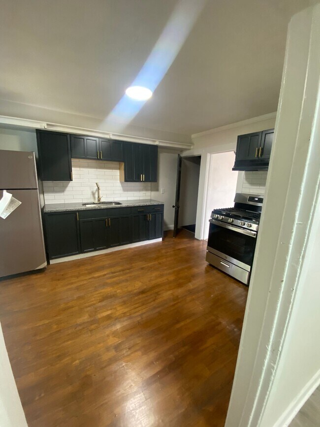 Building Photo - 2303 E 29th St Rental