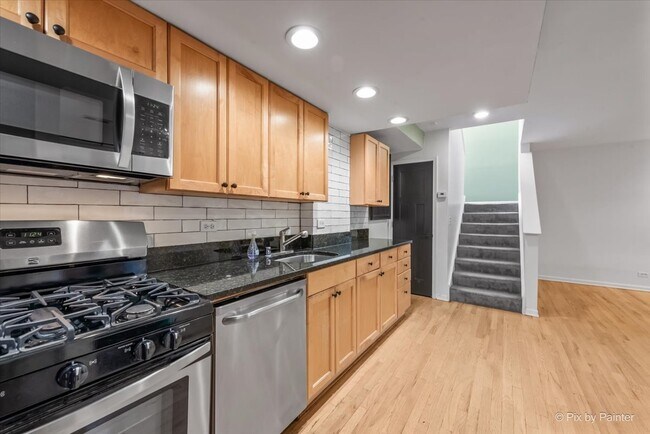 Photo - 832 W Barry Ave Unit B