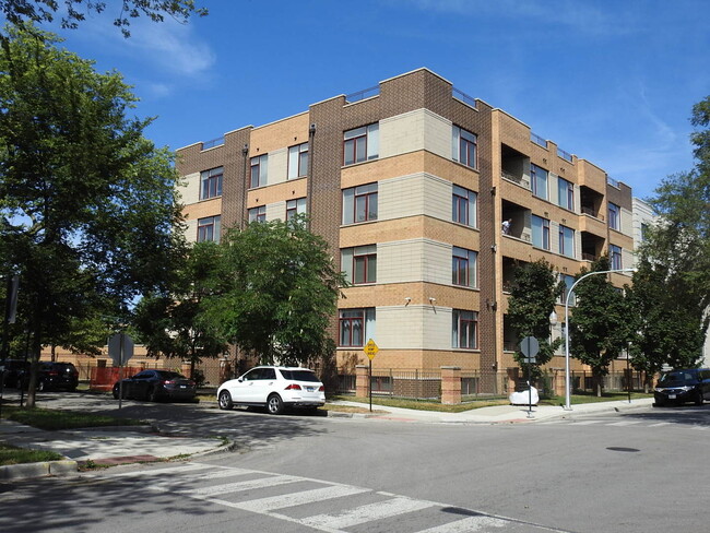 Building Photo - 6456 S Woodlawn Ave Unit 1C