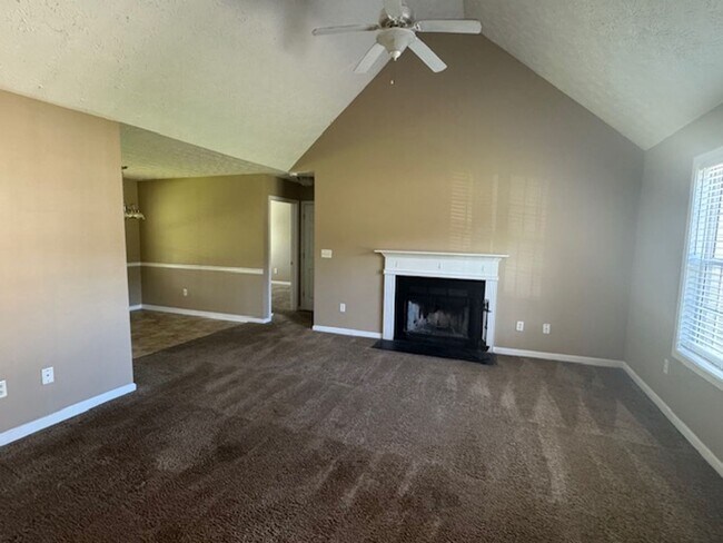 Photo - 102 Shallow Creek Ln