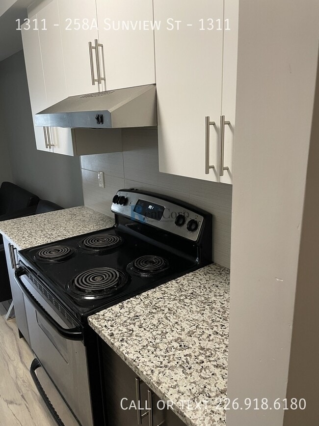 Photo - 258A-258A Sunview St