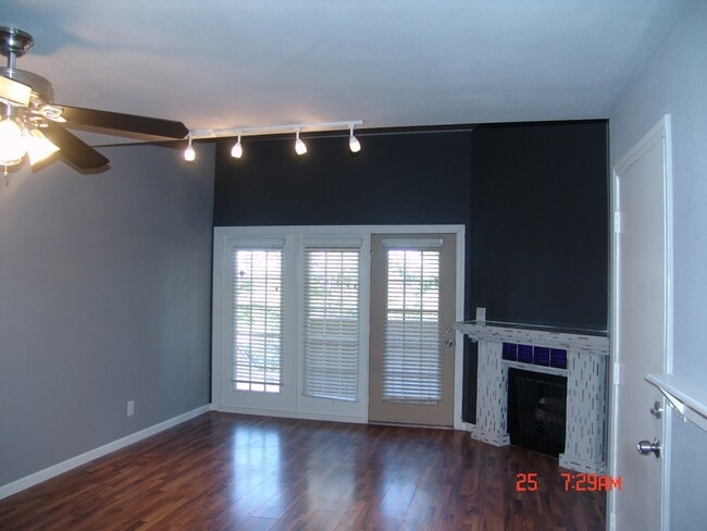 Building Photo - 30 E Brown Rd Unit 2052