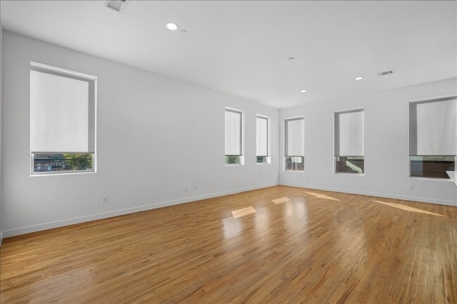 Photo - 1715 Bennett Ave Unit 104