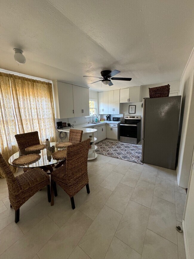 Photo - 1104 E Sycamore St