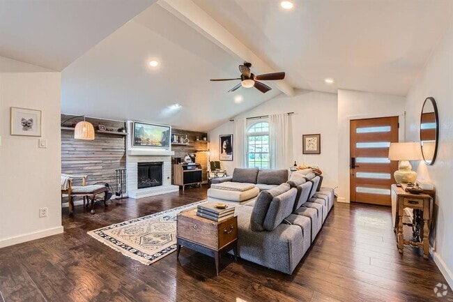 Building Photo - 7905 Wycombe Dr Rental