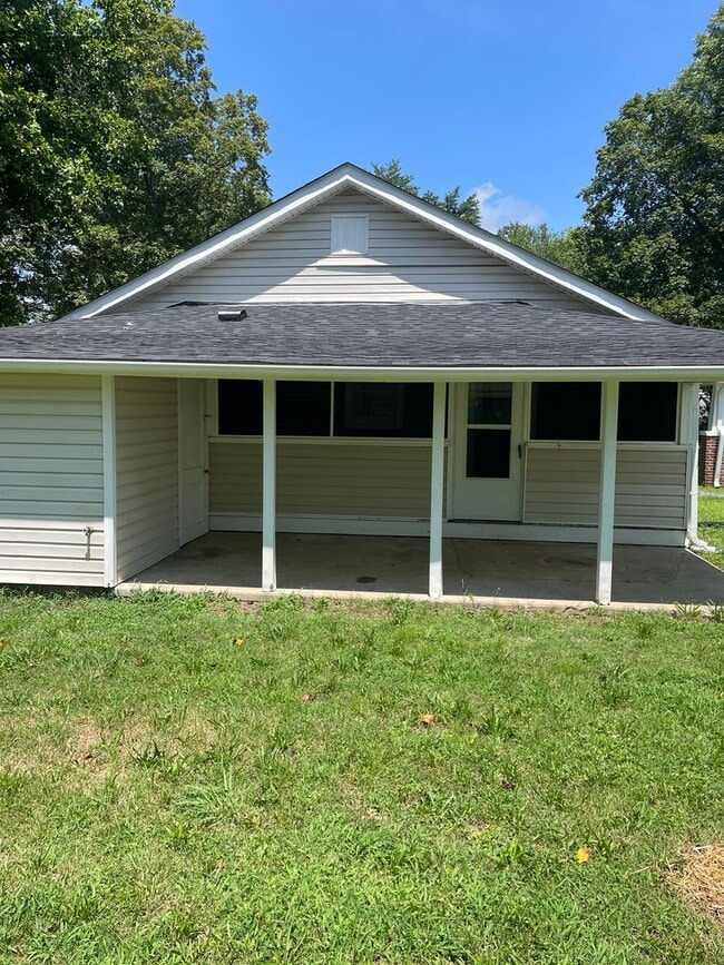 Photo - 4943 Doris St