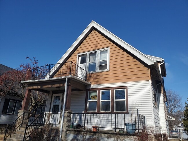 Building Photo - 6324-6324A W Richmond Ave Unit 6324A