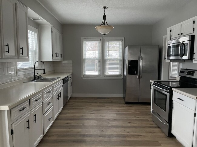 Photo - 304 S 1st St